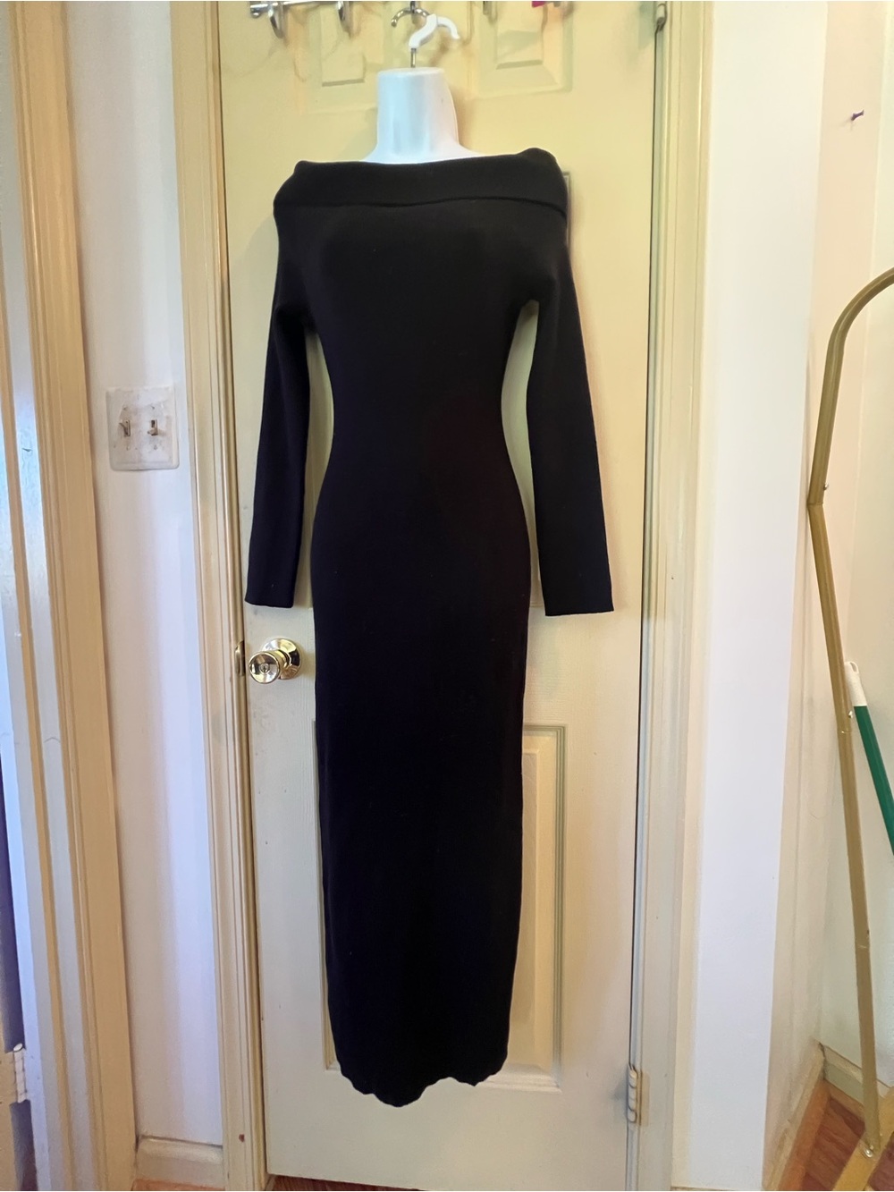 Off-Shoulder Long Sleeve Black Maxi Dress